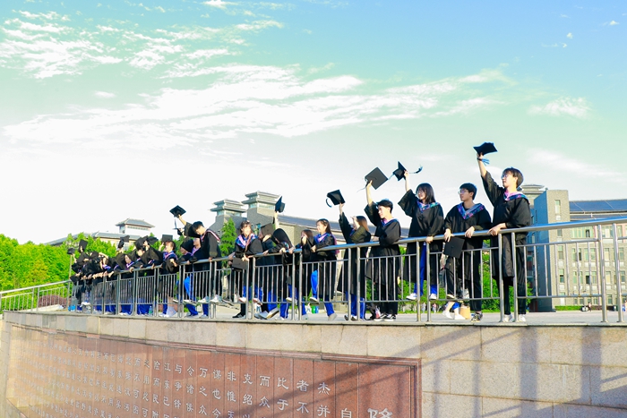 湖北文理学院2021毕业季：定格，滚烫的青春（图）